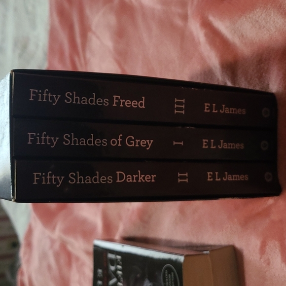 Fifty Shades Of Grey Book Series - Picture 6 of 16